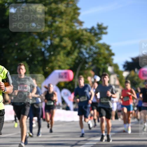 07.09.2025 - BARMER Alsterlauf Dr. Thomas Lammeyer http://msf.ph/oto/8709689 07.09.2025 09:34:23 Laufen 3705 meine-sportfotos.de