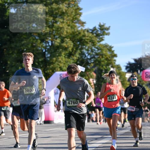 07.09.2025 - BARMER Alsterlauf Dr. Thomas Lammeyer http://msf.ph/oto/8709700 07.09.2025 09:34:25 Laufen 369, 2800, 4760, 4241, 54, 5996 meine-sportfotos.de