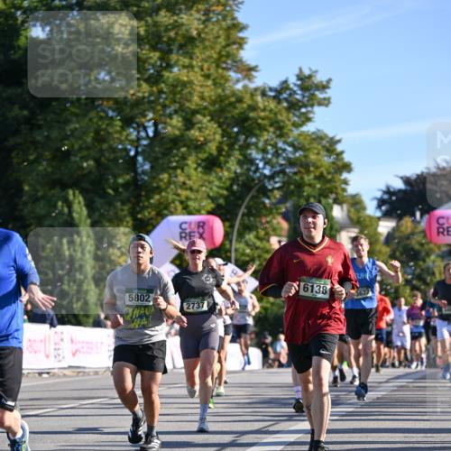 07.09.2025 - BARMER Alsterlauf Dr. Thomas Lammeyer http://msf.ph/oto/8709762 07.09.2025 09:34:36 Laufen 5802, 6138, 3622, 2737 meine-sportfotos.de