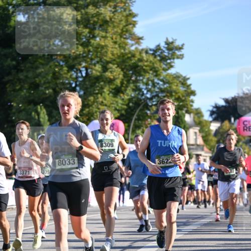 07.09.2025 - BARMER Alsterlauf Dr. Thomas Lammeyer http://msf.ph/oto/8709776 07.09.2025 09:34:39 Laufen 8309, 8033, 3622, 3371, 375 meine-sportfotos.de