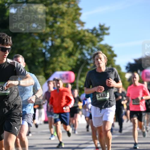07.09.2025 - BARMER Alsterlauf Dr. Thomas Lammeyer http://msf.ph/oto/8709788 07.09.2025 09:34:41 Laufen 30, 3482 meine-sportfotos.de