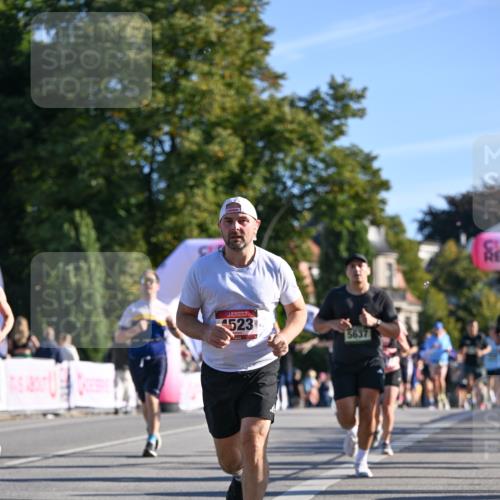 07.09.2025 - BARMER Alsterlauf Dr. Thomas Lammeyer http://msf.ph/oto/8709874 07.09.2025 09:34:57 Laufen 4523, 5637 meine-sportfotos.de