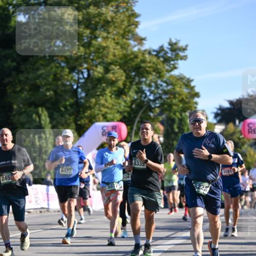 07.09.2025 - BARMER Alsterlauf Dr. Thomas Lammeyer http://msf.ph/oto/8709905 07.09.2025 09:35:05 Laufen 8427, 2452, 5037, 504, 8335, 3191, 54 meine-sportfotos.de