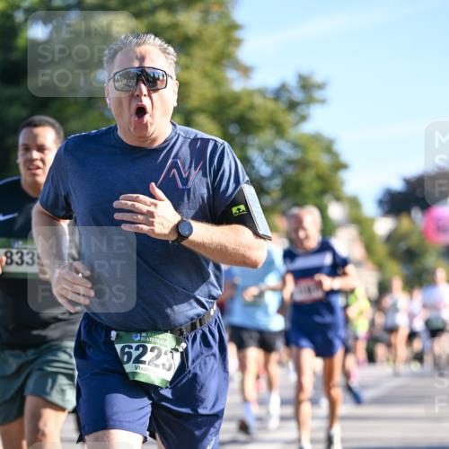 07.09.2025 - BARMER Alsterlauf Dr. Thomas Lammeyer http://msf.ph/oto/8709918 07.09.2025 09:35:07 Laufen 833, 136, 6225 meine-sportfotos.de