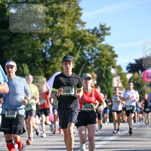 07.09.2025 - BARMER Alsterlauf Dr. Thomas Lammeyer http://msf.ph/oto/8709934 07.09.2025 09:35:10 Laufen 3365, 510, 3961, 3658 meine-sportfotos.de