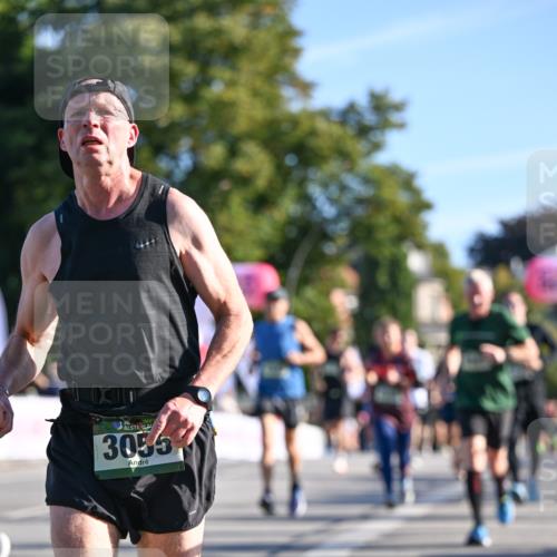 07.09.2025 - BARMER Alsterlauf Dr. Thomas Lammeyer http://msf.ph/oto/8709992 07.09.2025 09:35:19 Laufen 3055 meine-sportfotos.de
