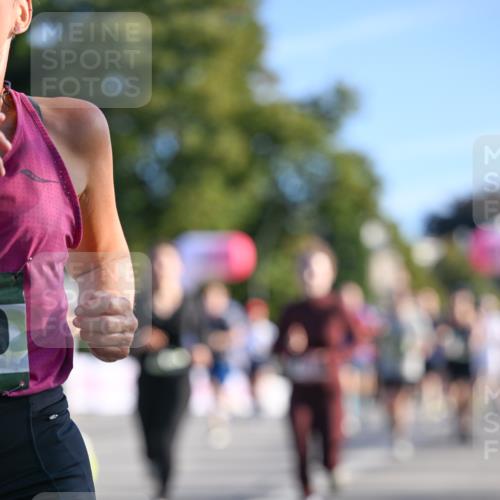 07.09.2025 - BARMER Alsterlauf Dr. Thomas Lammeyer http://msf.ph/oto/8710055 07.09.2025 09:35:29 Laufen 4 meine-sportfotos.de