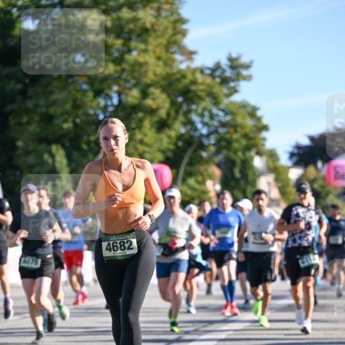 07.09.2025 - BARMER Alsterlauf Dr. Thomas Lammeyer http://msf.ph/oto/8710120 07.09.2025 09:35:40 Laufen 6975, 4682 meine-sportfotos.de