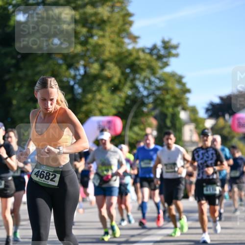 07.09.2025 - BARMER Alsterlauf Dr. Thomas Lammeyer http://msf.ph/oto/8710122 07.09.2025 09:35:41 Laufen 4682 meine-sportfotos.de