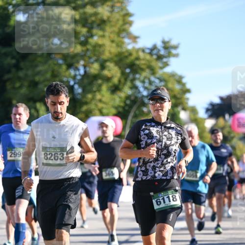 07.09.2025 - BARMER Alsterlauf Dr. Thomas Lammeyer http://msf.ph/oto/8710139 07.09.2025 09:35:43 Laufen 299, 36, 8263, 365, 6118 meine-sportfotos.de