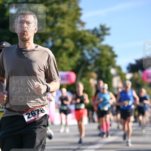 07.09.2025 - BARMER Alsterlauf Dr. Thomas Lammeyer http://msf.ph/oto/8710243 07.09.2025 09:35:59 Laufen 52, 2678, 54 meine-sportfotos.de