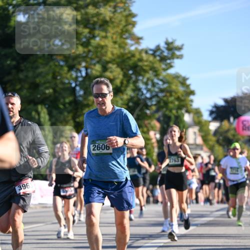 07.09.2025 - BARMER Alsterlauf Dr. Thomas Lammeyer http://msf.ph/oto/8710284 07.09.2025 09:36:06 Laufen 396, 2606, 2763, 1714 meine-sportfotos.de