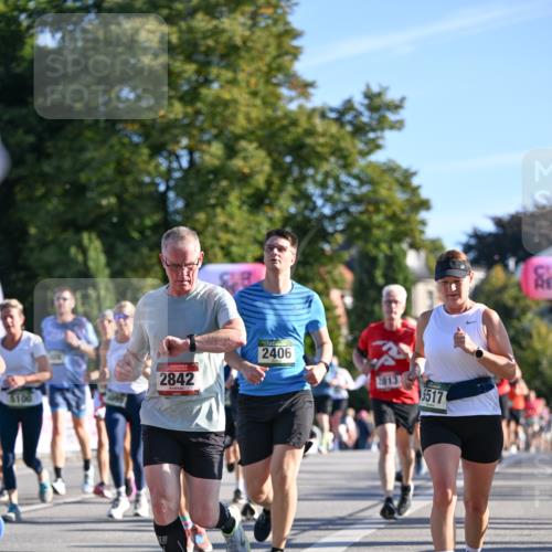07.09.2025 - BARMER Alsterlauf Dr. Thomas Lammeyer http://msf.ph/oto/8710385 07.09.2025 09:36:23 Laufen 2842, 2406, 2813, 5517 meine-sportfotos.de
