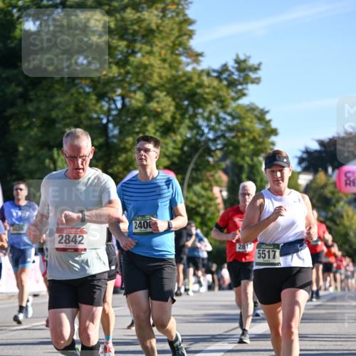 07.09.2025 - BARMER Alsterlauf Dr. Thomas Lammeyer http://msf.ph/oto/8710388 07.09.2025 09:36:24 Laufen 2842, 2400, 2813, 5517 meine-sportfotos.de