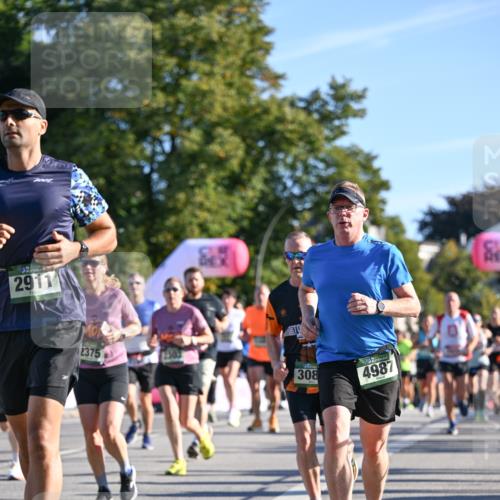 07.09.2025 - BARMER Alsterlauf Dr. Thomas Lammeyer http://msf.ph/oto/8710491 07.09.2025 09:36:41 Laufen 1001, 2911, 2375, 308, 4987 meine-sportfotos.de