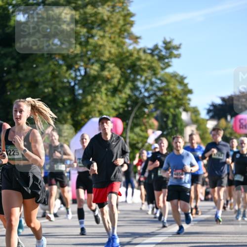 07.09.2025 - BARMER Alsterlauf Dr. Thomas Lammeyer http://msf.ph/oto/8710638 07.09.2025 09:37:07 Laufen 4225 meine-sportfotos.de