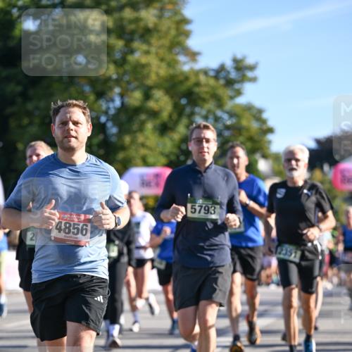 07.09.2025 - BARMER Alsterlauf Dr. Thomas Lammeyer http://msf.ph/oto/8710659 07.09.2025 09:37:10 Laufen 2, 136, 4856, 5793, 12351 meine-sportfotos.de