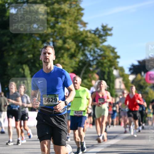 07.09.2025 - BARMER Alsterlauf Dr. Thomas Lammeyer http://msf.ph/oto/8710839 07.09.2025 09:37:39 Laufen 6, 5629 meine-sportfotos.de