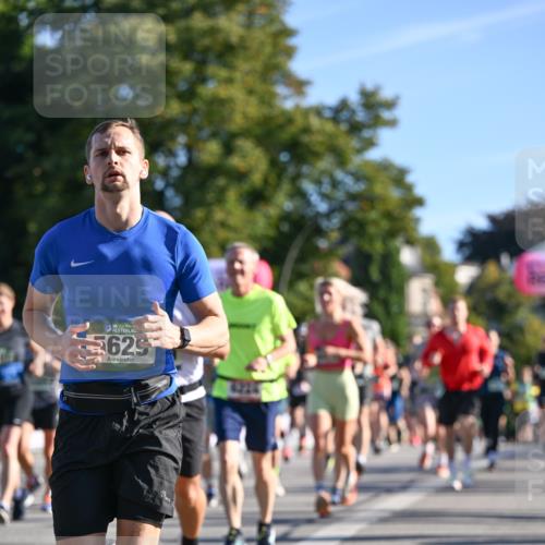 07.09.2025 - BARMER Alsterlauf Dr. Thomas Lammeyer http://msf.ph/oto/8710841 07.09.2025 09:37:39 Laufen 36, 629, 6226 meine-sportfotos.de