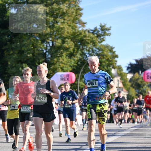 07.09.2025 - BARMER Alsterlauf Dr. Thomas Lammeyer http://msf.ph/oto/8710909 07.09.2025 09:37:51 Laufen 6291, 6238, 4847, 5306, 4991 meine-sportfotos.de