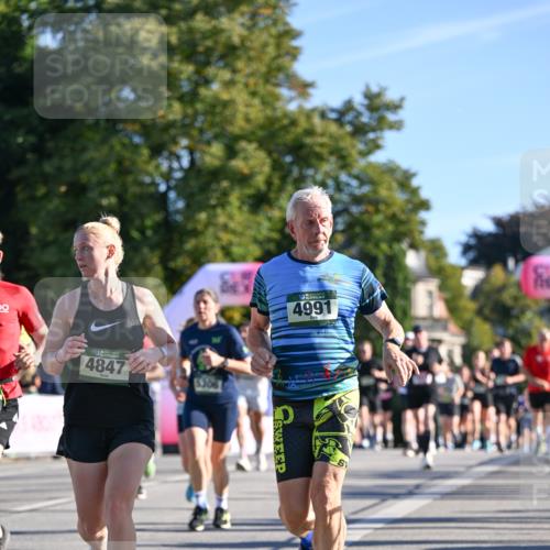07.09.2025 - BARMER Alsterlauf Dr. Thomas Lammeyer http://msf.ph/oto/8710913 07.09.2025 09:37:52 Laufen 4847, 5306, 4991 meine-sportfotos.de