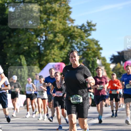07.09.2025 - BARMER Alsterlauf Dr. Thomas Lammeyer http://msf.ph/oto/8711008 07.09.2025 09:38:06 Laufen 4982 meine-sportfotos.de