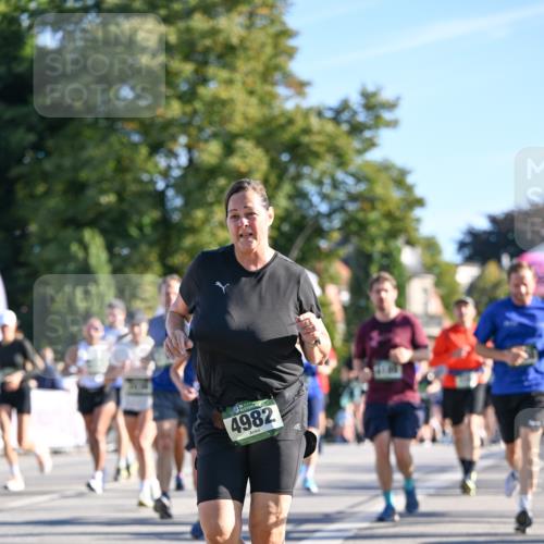 07.09.2025 - BARMER Alsterlauf Dr. Thomas Lammeyer http://msf.ph/oto/8711011 07.09.2025 09:38:07 Laufen 4982 meine-sportfotos.de