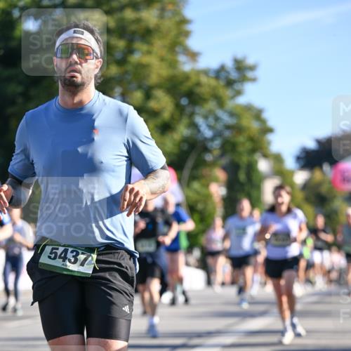 07.09.2025 - BARMER Alsterlauf Dr. Thomas Lammeyer http://msf.ph/oto/8711068 07.09.2025 09:38:18 Laufen 5437 meine-sportfotos.de