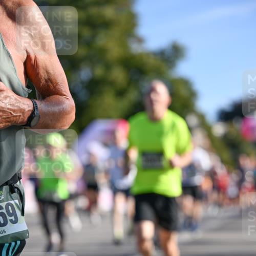07.09.2025 - BARMER Alsterlauf Dr. Thomas Lammeyer http://msf.ph/oto/8711129 07.09.2025 09:38:28 Laufen 69 meine-sportfotos.de