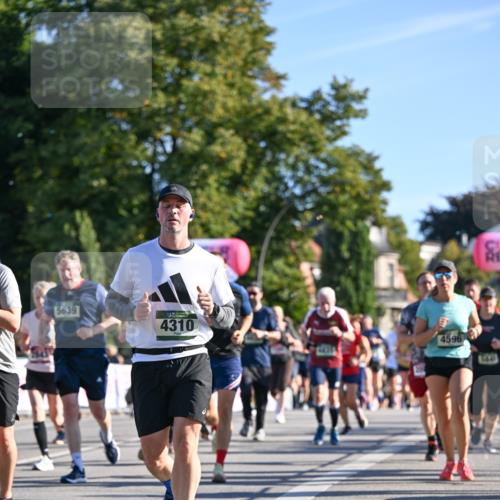 07.09.2025 - BARMER Alsterlauf Dr. Thomas Lammeyer http://msf.ph/oto/8711152 07.09.2025 09:38:32 Laufen 5639, 4310, 4596 meine-sportfotos.de