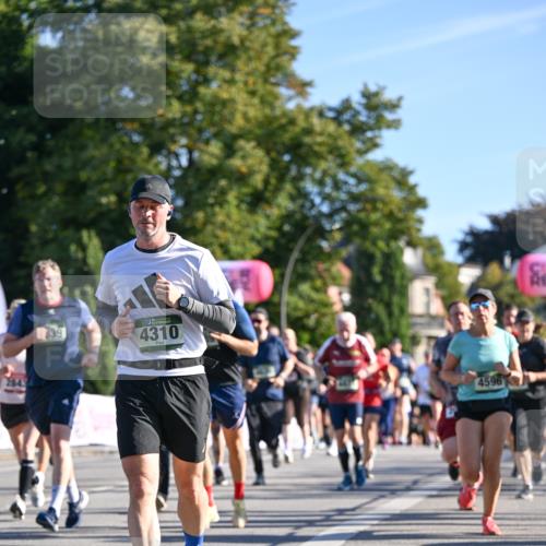 07.09.2025 - BARMER Alsterlauf Dr. Thomas Lammeyer http://msf.ph/oto/8711154 07.09.2025 09:38:32 Laufen 4310, 4596 meine-sportfotos.de