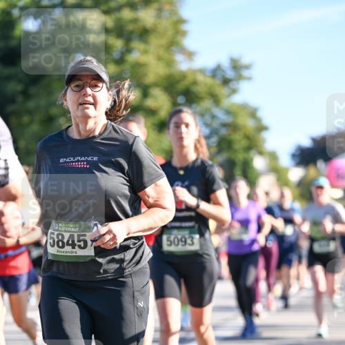 07.09.2025 - BARMER Alsterlauf Dr. Thomas Lammeyer http://msf.ph/oto/8711186 07.09.2025 09:38:37 Laufen 36, 5845, 5093 meine-sportfotos.de