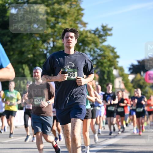07.09.2025 - BARMER Alsterlauf Dr. Thomas Lammeyer http://msf.ph/oto/8711225 07.09.2025 09:38:44 Laufen 4232, 36, 365 meine-sportfotos.de