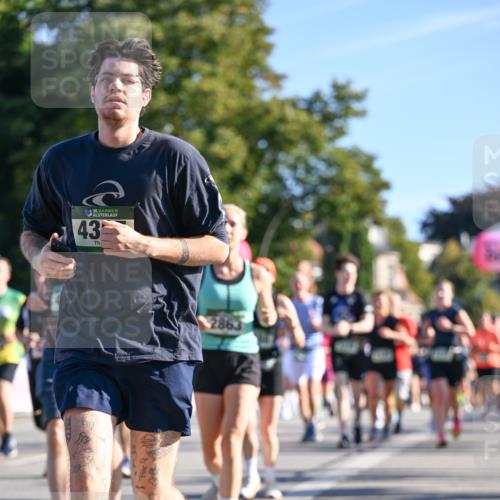 07.09.2025 - BARMER Alsterlauf Dr. Thomas Lammeyer http://msf.ph/oto/8711229 07.09.2025 09:38:44 Laufen 661, 36, 43, 2863 meine-sportfotos.de