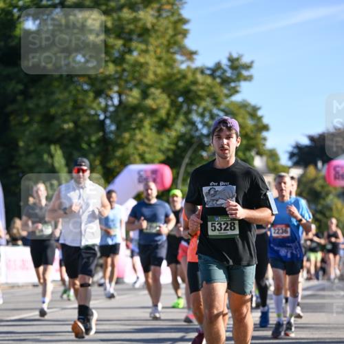 07.09.2025 - BARMER Alsterlauf Dr. Thomas Lammeyer http://msf.ph/oto/8711278 07.09.2025 09:38:51 Laufen 5328, 2236 meine-sportfotos.de