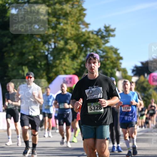 07.09.2025 - BARMER Alsterlauf Dr. Thomas Lammeyer http://msf.ph/oto/8711280 07.09.2025 09:38:52 Laufen 5328 meine-sportfotos.de