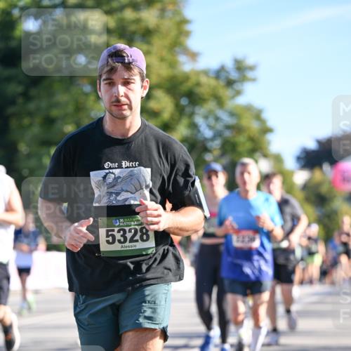 07.09.2025 - BARMER Alsterlauf Dr. Thomas Lammeyer http://msf.ph/oto/8711286 07.09.2025 09:38:53 Laufen 36, 5328 meine-sportfotos.de