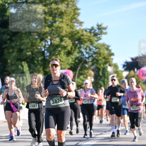 07.09.2025 - BARMER Alsterlauf Dr. Thomas Lammeyer http://msf.ph/oto/8711383 07.09.2025 09:39:09 Laufen 2481, 3820, 4112, 2623 meine-sportfotos.de