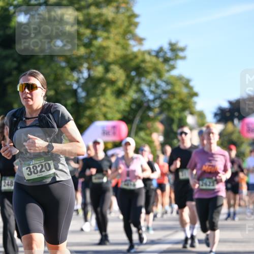 07.09.2025 - BARMER Alsterlauf Dr. Thomas Lammeyer http://msf.ph/oto/8711389 07.09.2025 09:39:10 Laufen 248, 36, 3820 meine-sportfotos.de