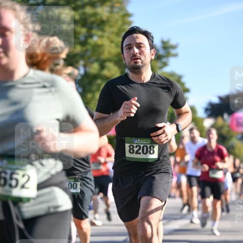 07.09.2025 - BARMER Alsterlauf Dr. Thomas Lammeyer http://msf.ph/oto/8711449 07.09.2025 09:39:20 Laufen 652, 00, 36, 8208 meine-sportfotos.de