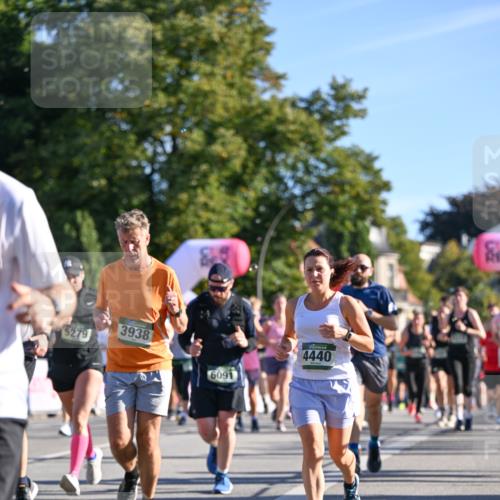 07.09.2025 - BARMER Alsterlauf Dr. Thomas Lammeyer http://msf.ph/oto/8711475 07.09.2025 09:39:24 Laufen 3938, 6091, 4440 meine-sportfotos.de