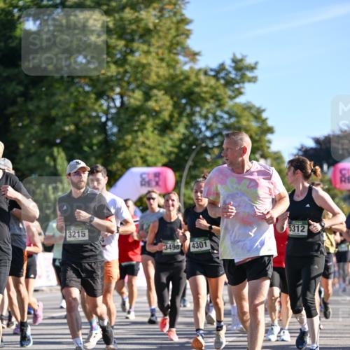 07.09.2025 - BARMER Alsterlauf Dr. Thomas Lammeyer http://msf.ph/oto/8711507 07.09.2025 09:39:29 Laufen 3215, 3498, 4301, 5312 meine-sportfotos.de