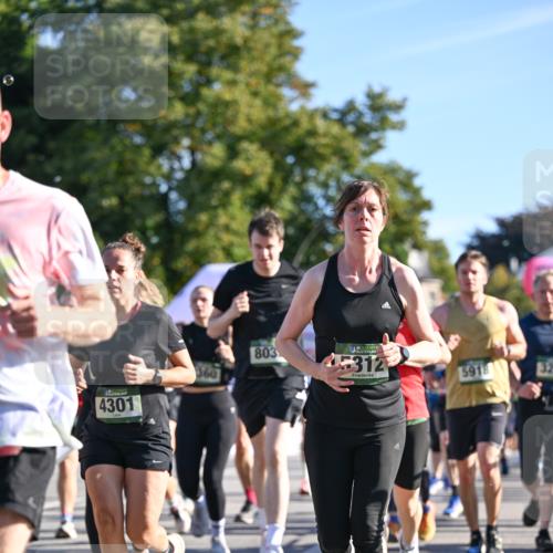 07.09.2025 - BARMER Alsterlauf Dr. Thomas Lammeyer http://msf.ph/oto/8711517 07.09.2025 09:39:31 Laufen 4301, 360, 803, 312, 5918 meine-sportfotos.de