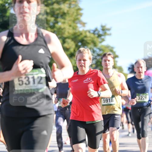 07.09.2025 - BARMER Alsterlauf Dr. Thomas Lammeyer http://msf.ph/oto/8711526 07.09.2025 09:39:32 Laufen 5312, 5918, 3226 meine-sportfotos.de