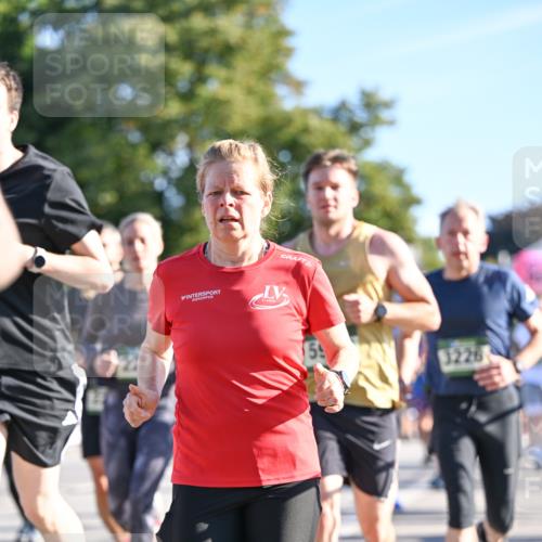 07.09.2025 - BARMER Alsterlauf Dr. Thomas Lammeyer http://msf.ph/oto/8711530 07.09.2025 09:39:33 Laufen 3226 meine-sportfotos.de