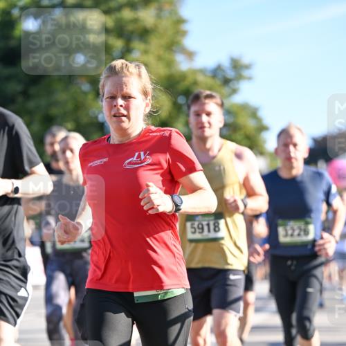 07.09.2025 - BARMER Alsterlauf Dr. Thomas Lammeyer http://msf.ph/oto/8711531 07.09.2025 09:39:33 Laufen 5918, 3226 meine-sportfotos.de