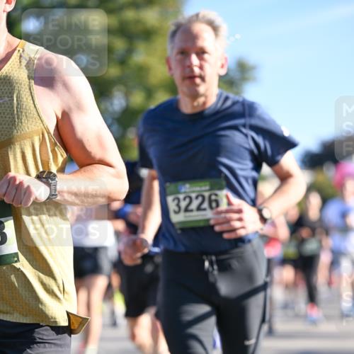07.09.2025 - BARMER Alsterlauf Dr. Thomas Lammeyer http://msf.ph/oto/8711535 07.09.2025 09:39:34 Laufen 3226 meine-sportfotos.de