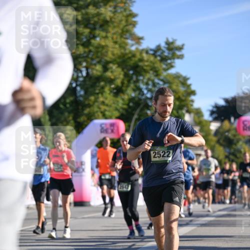 07.09.2025 - BARMER Alsterlauf Dr. Thomas Lammeyer http://msf.ph/oto/8711566 07.09.2025 09:39:40 Laufen 2522 meine-sportfotos.de