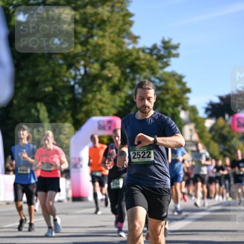 07.09.2025 - BARMER Alsterlauf Dr. Thomas Lammeyer http://msf.ph/oto/8711568 07.09.2025 09:39:40 Laufen 2522 meine-sportfotos.de