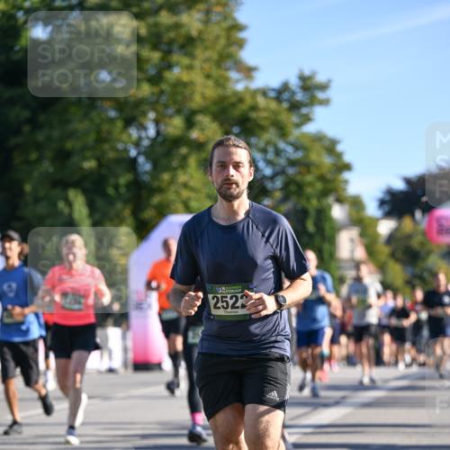 07.09.2025 - BARMER Alsterlauf Dr. Thomas Lammeyer http://msf.ph/oto/8711570 07.09.2025 09:39:40 Laufen 136, 252 meine-sportfotos.de